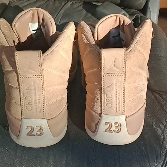 Woman's Jordans - Picture 3 of 5